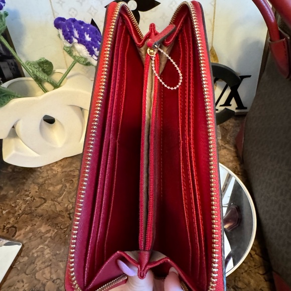 Michael Kors shoulder bag with matching wallet set - Picture 11 of 17